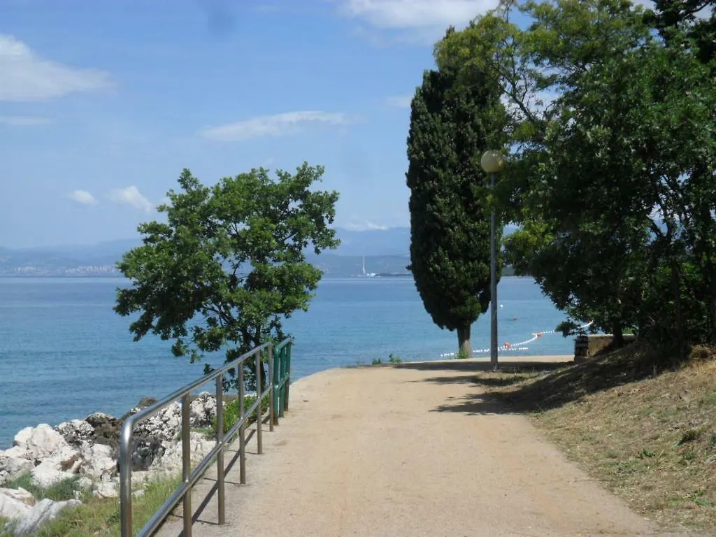 Apartment Apartman Jadranka Njivice Croatia